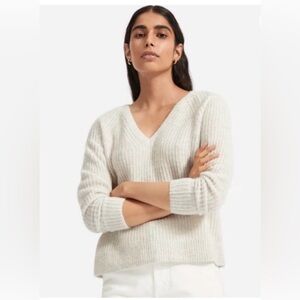 Everlane Women's V-Neck Cream Sweater XS Alpaca Nylon Wool